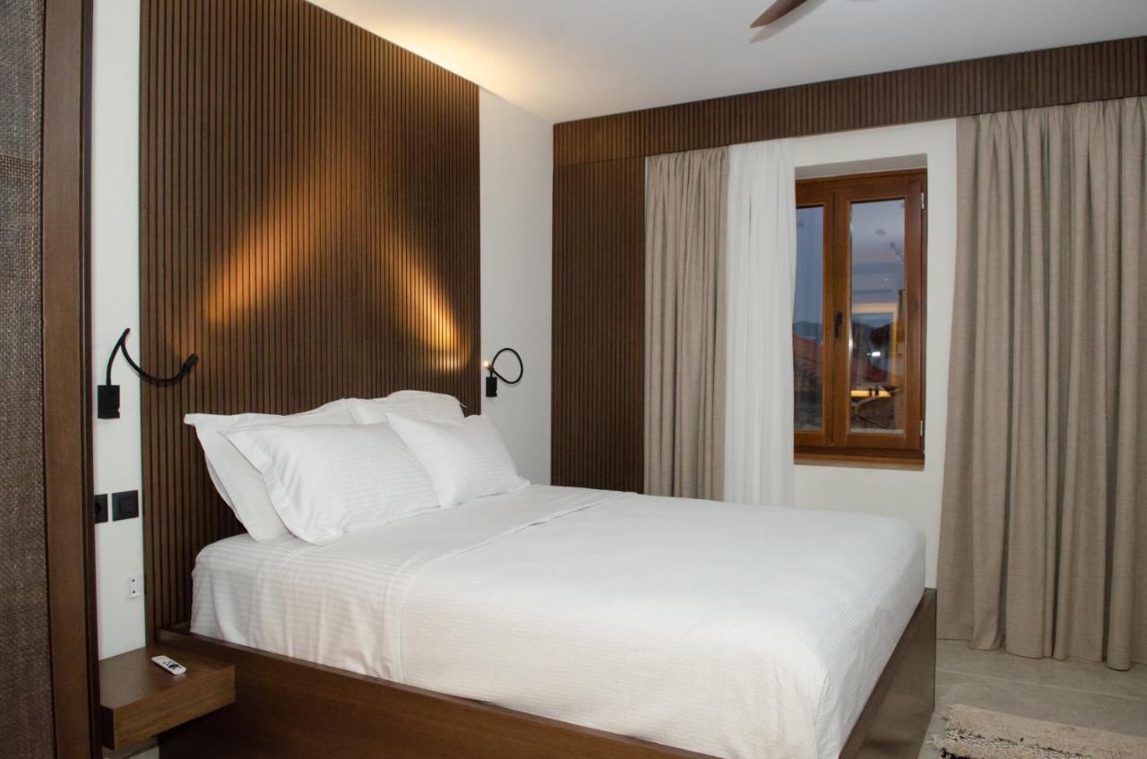 Leone Suites Nafpaktos Exterior photo